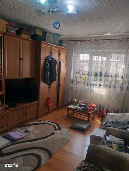 Apartament cu 2 camere decomandat în Rovine