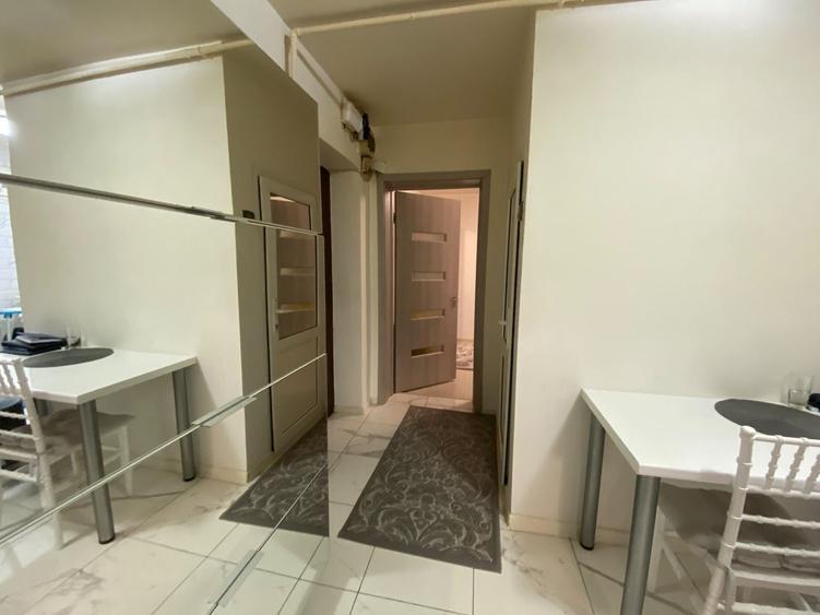 Apartament cu 3 camere decomandat, mobilat în Vitan Mall