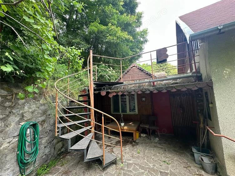 Casă cu 1 camere cu Teren 647 Mp în Central