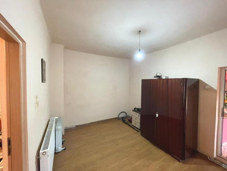 Casă individuală cu 4 camere cu Canalizare în Oarda