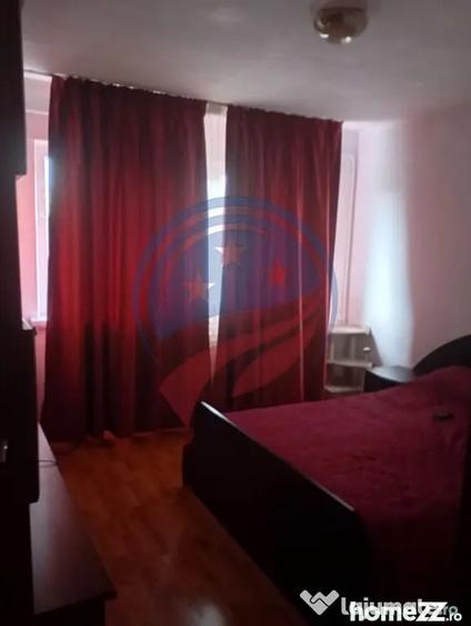 Apartament cu 3 camere decomandat în Rovine