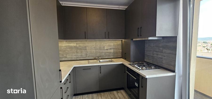 Apartament cu 3 camere decomandat în Vest