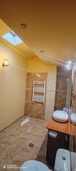 Apartament cu 3 camere semidecomandat în Străulești