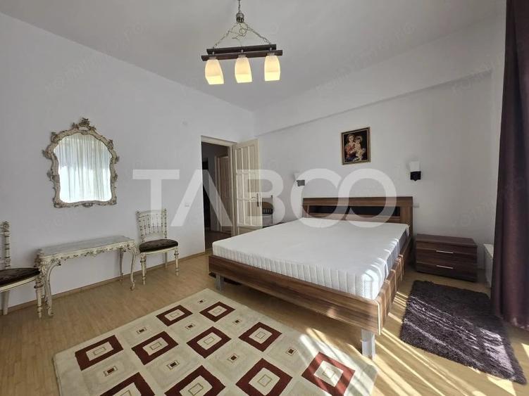 Apartament cu 4 camere decomandat în Central