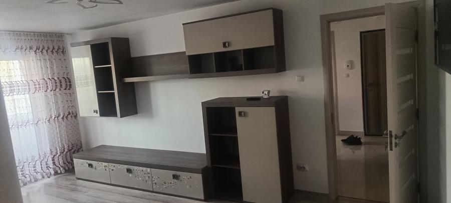 Apartament cu 2 camere semidecomandat în Micro 5