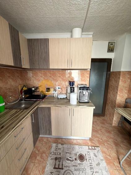 Apartament cu 3 camere decomandat, mobilat în Tomești