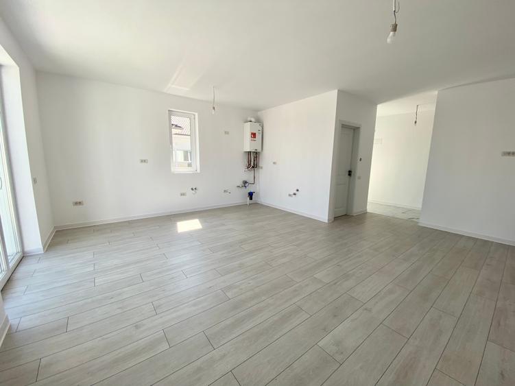 Duplex cu 3 camere cu Canalizare în Remetea Mare