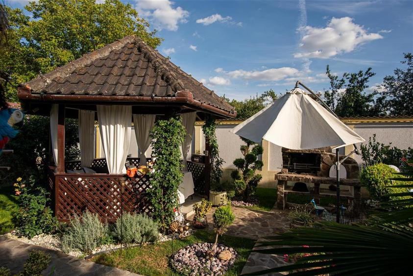 Casă cu 5 camere cu Teren 1229 Mp în Rontău