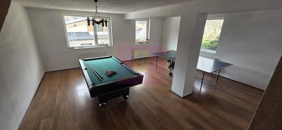 Casă cu 8 camere cu Teren 400 Mp în Zamora