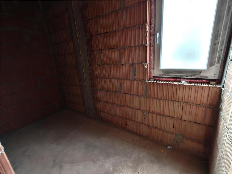 Duplex cu 4 camere cu Canalizare în Moșnița Veche
