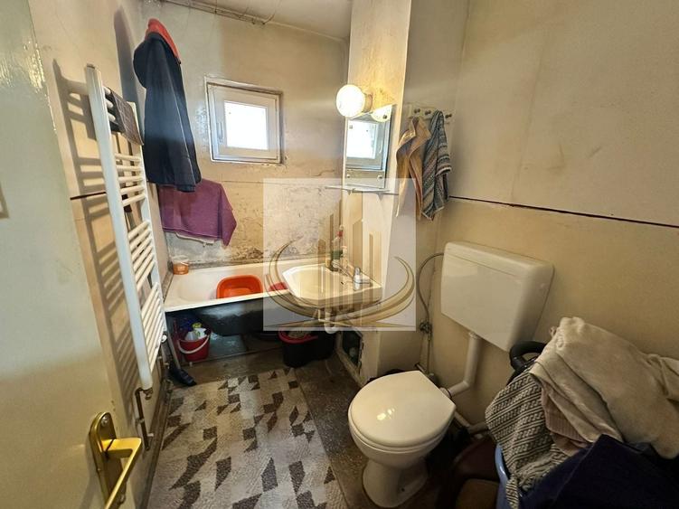 Apartament cu 3 camere decomandat, mobilat în Aradului