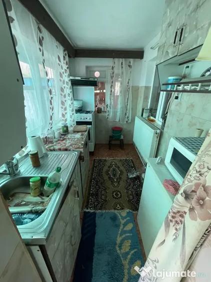 Casă cu 4 camere în Valea Părului