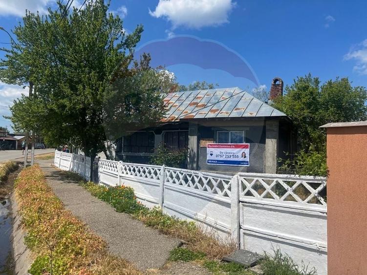 Casă individuală cu 4 camere cu Teren 1324 Mp în Fulga de Jos