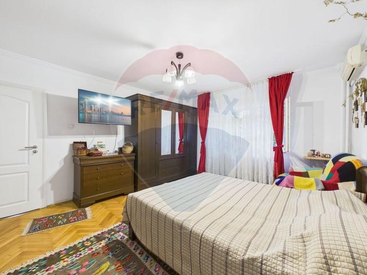 Apartament cu 4 camere semidecomandat, mobilat în 13 Septembrie