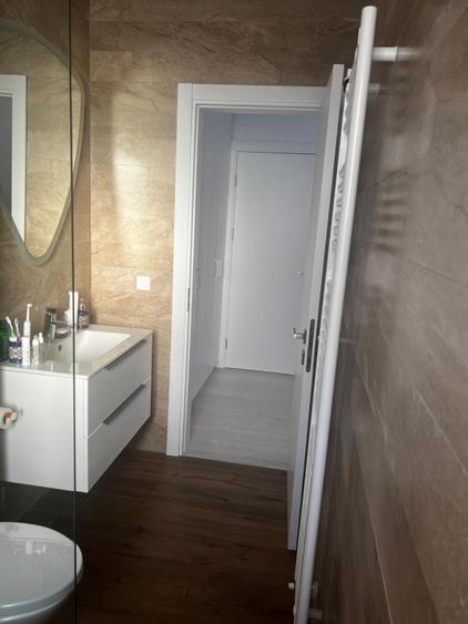 Apartament cu 3 camere decomandat în Brâncoveanu