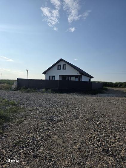 Casă cu 3 camere cu Teren 85 Mp în Valu lui Traian