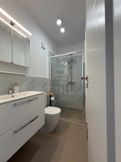 Apartament cu 2 camere semidecomandat în Florești