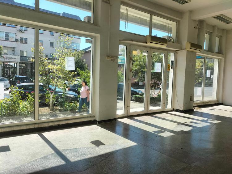 Spațiu comercial, de 142 mp, în Central