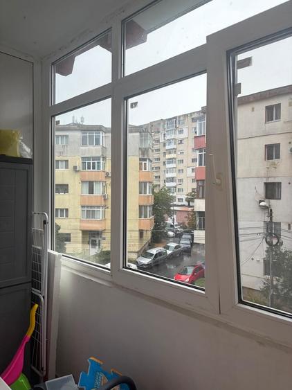 Apartament cu 3 camere decomandat în Căpățânești