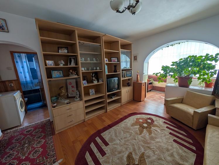 Apartament 3 camere Buhuși - Republicii Penny - 6