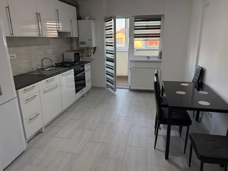 Apartament cu 2 camere semidecomandat în Apărătorii Patriei