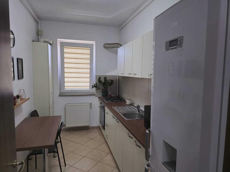 Apartament cu 3 camere decomandat în Fundeni