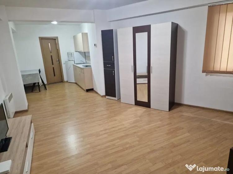 Garsonieră în Cornișa