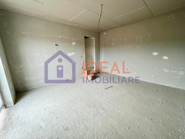 Duplex cu 4 camere cu Canalizare în Mohu