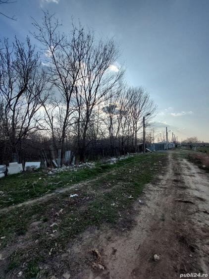 Teren de 1500 mp, în Livada