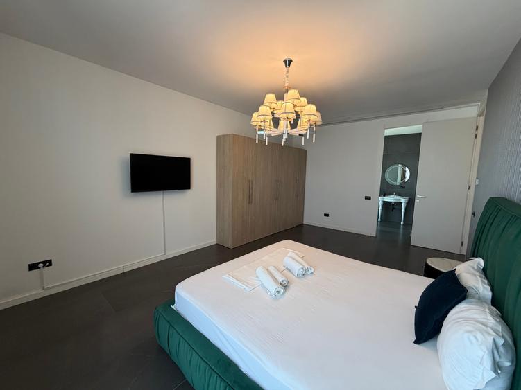Apartament cu 5 camere decomandat în Domenii
