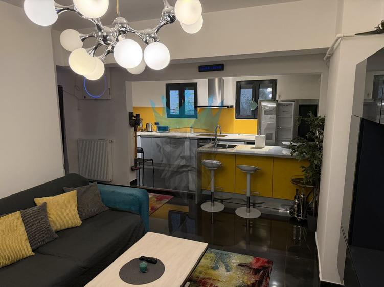 Apartament cu 2 camere semidecomandat, mobilat în P-ța Alba Iulia