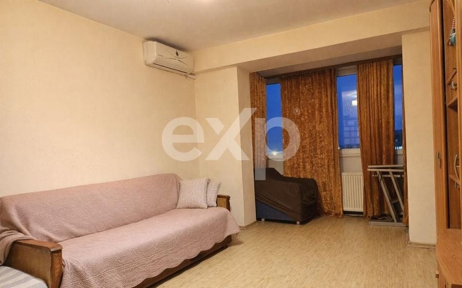 Apartament cu 4 camere decomandat în Craiovei