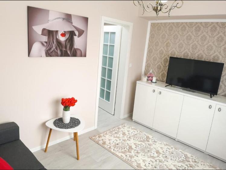 Apartament cu 2 camere decomandat în Tătărași