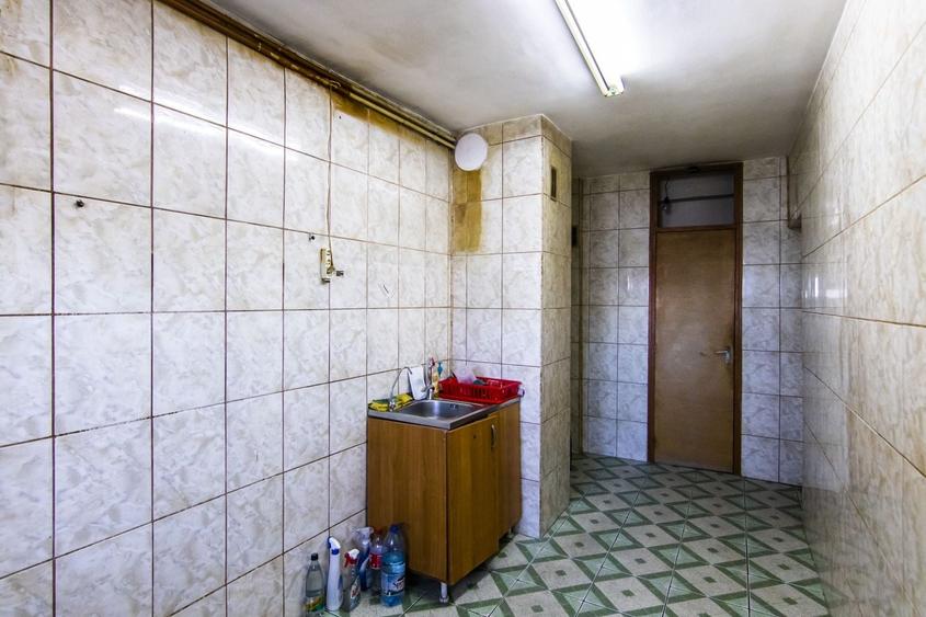 Apartament cu 3 camere decomandat în Dristor