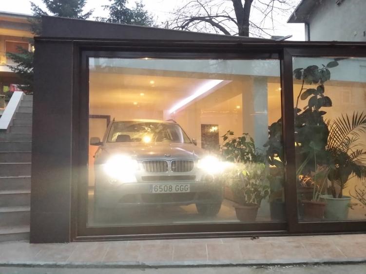 Casă individuală cu 1 camere cu Garaj în Cotroceni