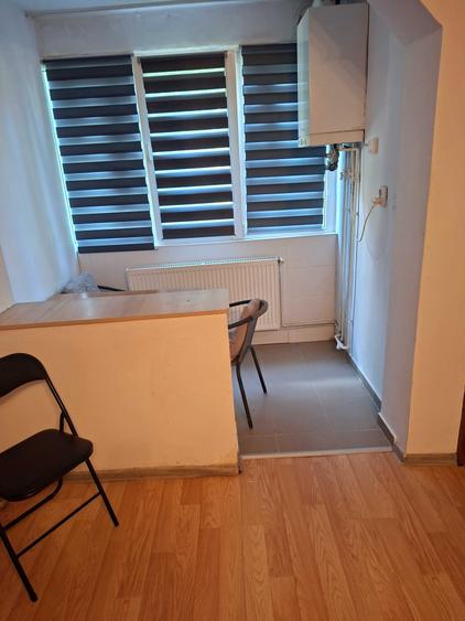 Garsonieră decomandată în Central