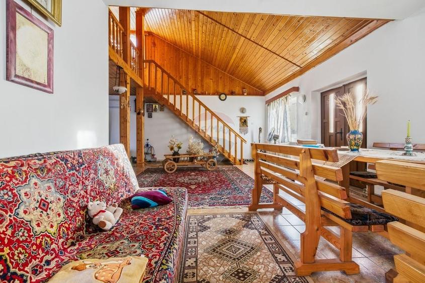 Casă individuală cu 4 camere cu Teren 1068 Mp în Bârnova