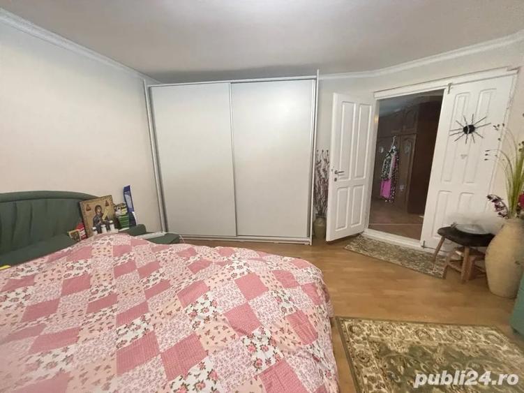Casă cu 5 camere în Ronaț