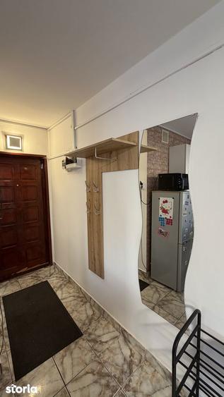 Apartament cu 2 camere semidecomandat, mobilat în Piața Unirii