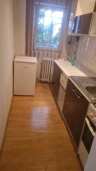 Garsonieră decomandată în Est
