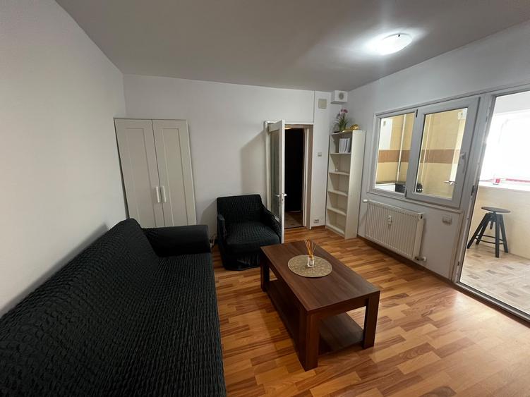 Apartament cu 3 camere decomandat în Politehnica