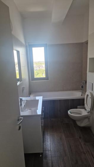 Apartament cu 3 camere decomandat, mobilat în Mogoșoaia