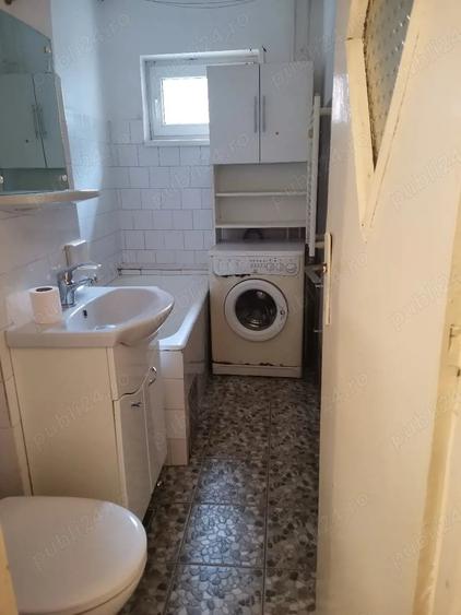 Garsonieră decomandată în Central