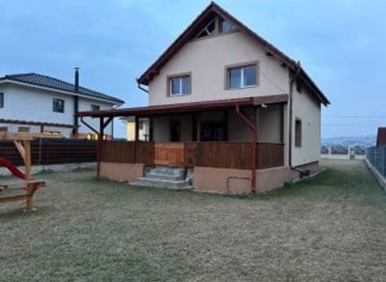 Casă individuală cu 4 camere cu Canalizare în Apahida