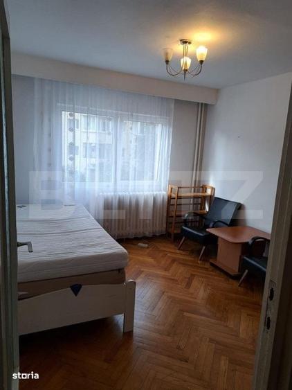 Apartament cu 3 camere decomandat în Ciupercenii Noi