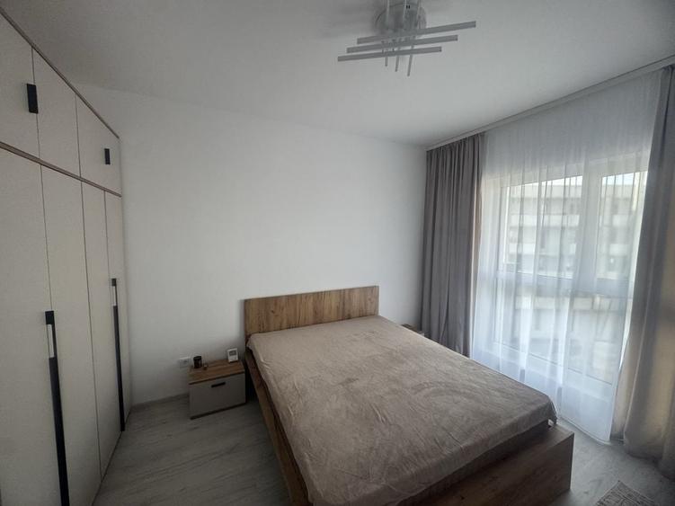Apartament cu 2 camere decomandat în Titan