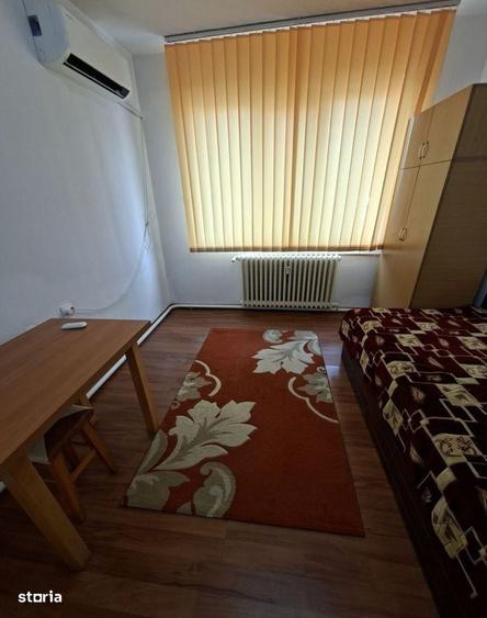 Garsonieră decomandată în Podu Roș