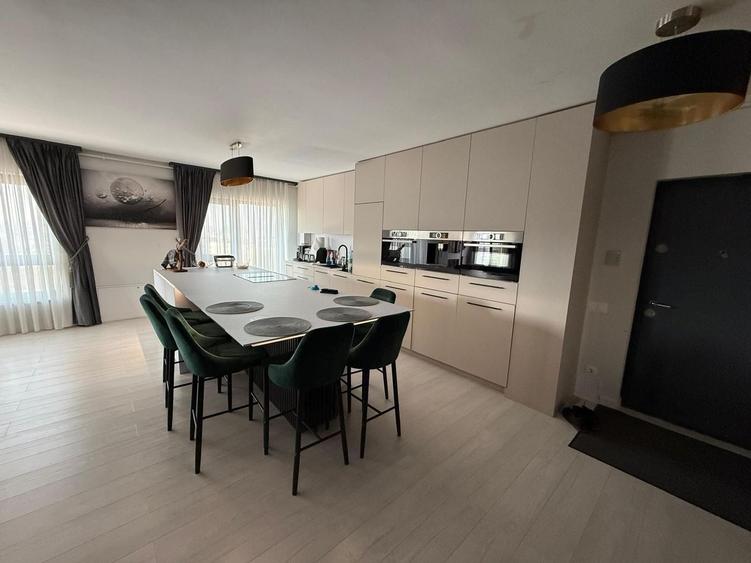 Apartament cu 4 camere decomandat, mobilat în Gheorghe Doja