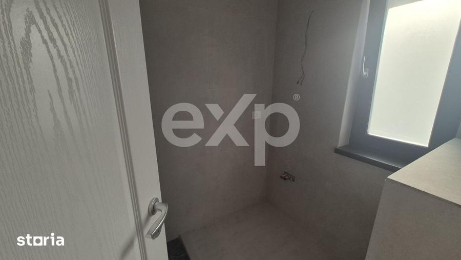 Casă cu 5 camere cu Teren 563 Mp în Albota