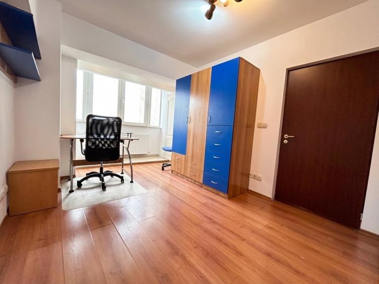 Apartament cu 3 camere decomandat, mobilat în P-ța Alba Iulia